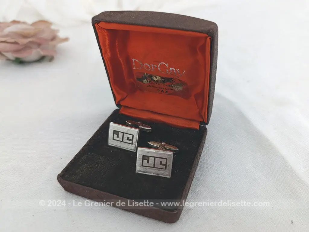 Boutons manchettes argent monogrammes JC dans écrin – Image 5