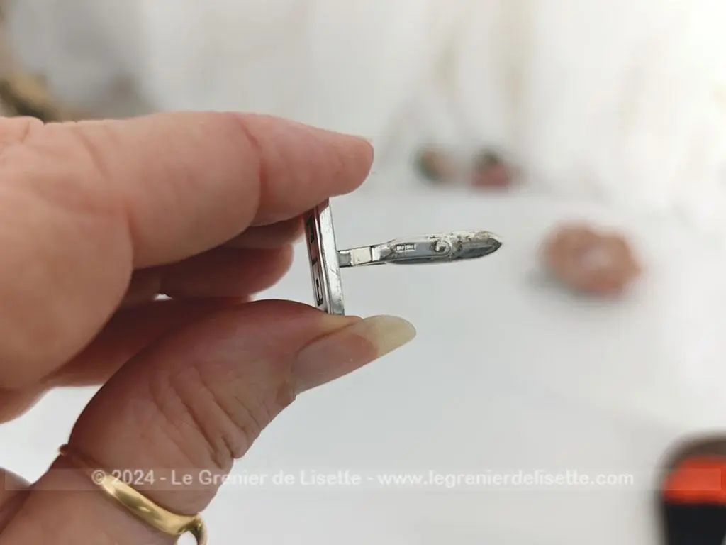Boutons manchettes argent monogrammes JC dans écrin – Image 3